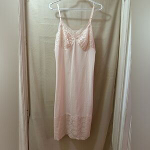 Vintage Vanity Fair Lace Nylon Slip Dress Pink Lingerie 38T Tall boHo princess